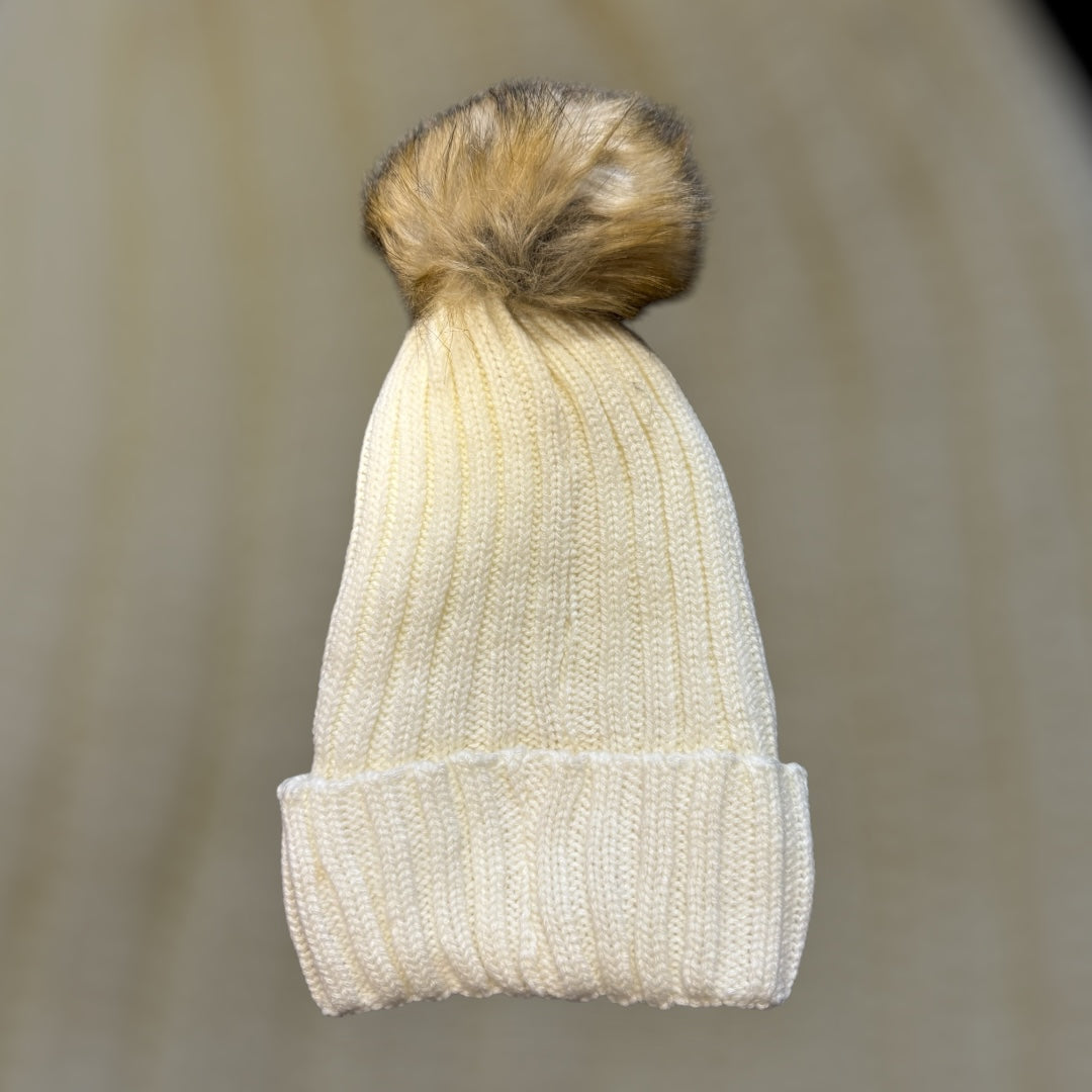 Wintermütze mit Bommel